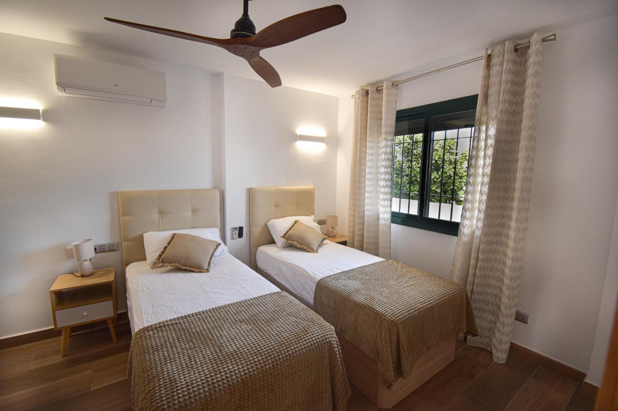 Urb Pueblo Del Parque, Luxury 2 Bedroom Apartment. Fantastic Central Location. Benalmádena Exterior photo
